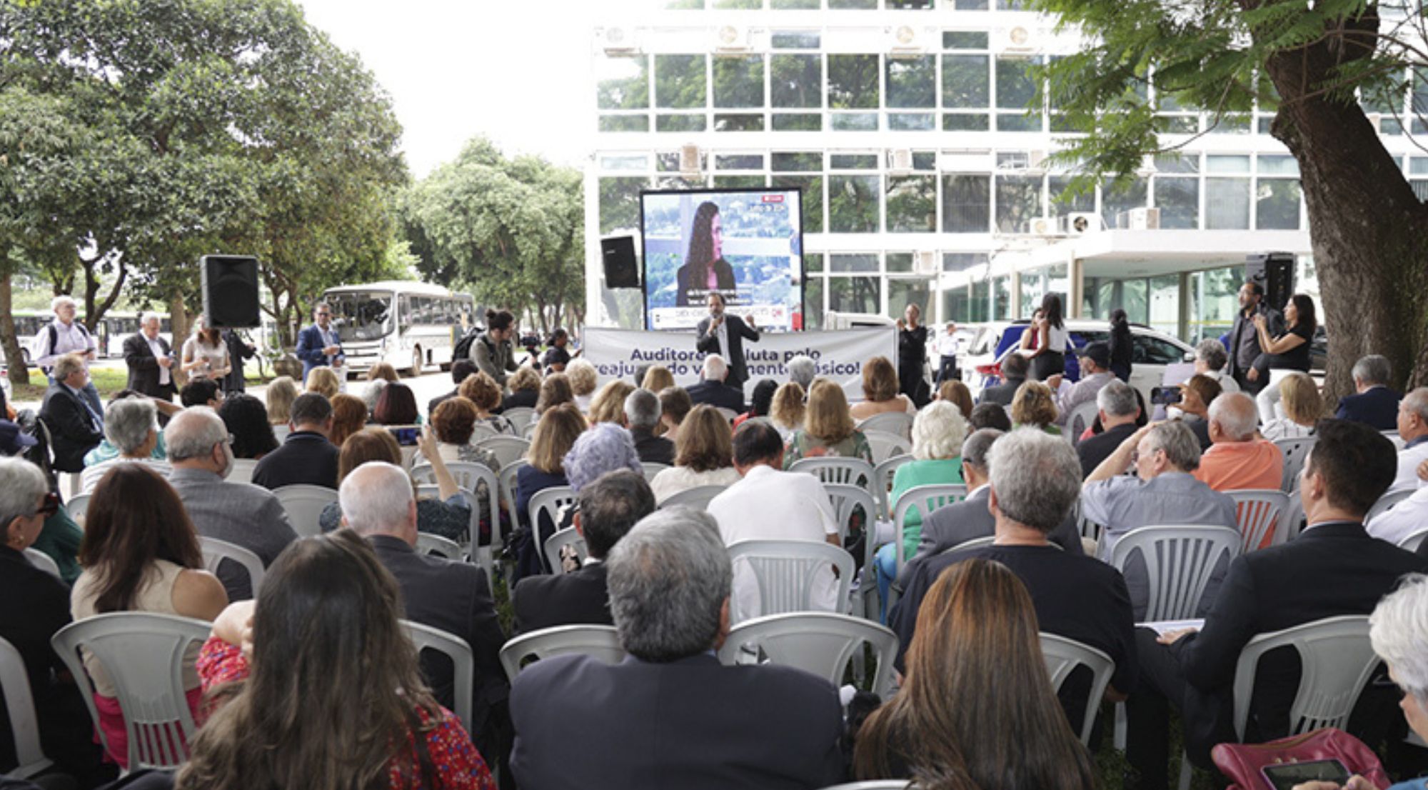 Greve: Direção Nacional e CNM convocam ato público para 11 de fevereiro em Brasília