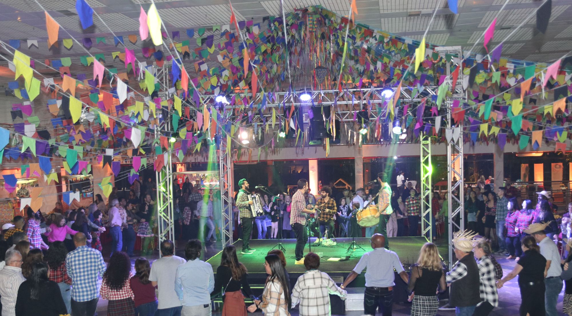 Arraiá dos Auditô 2025 celebra tradição e alegria